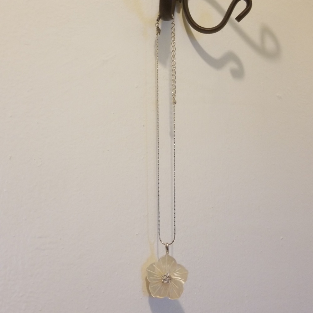 Flower necklace